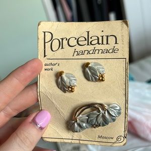 Porcelain handmade set of earrings and broche